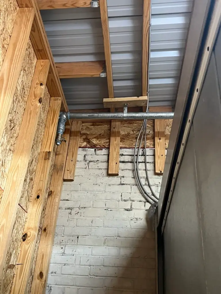Commercial gas piping installed at Bambino’s Burgers restaurant in New Iberia, Louisiana